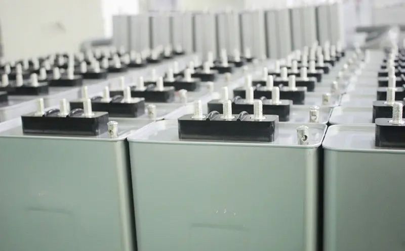 電力電容器組接線應(yīng)遵循哪些原則？